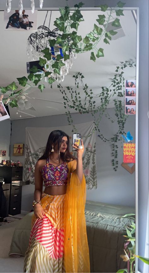 indian outfit inspo | colorful blouse | mirror selfie Indian Outfit Mirror Selfie, Desi Mirror Selfie Aesthetic, Lehenga Mirror Selfie, Indian Mirror Selfie, Fits Selfie, Garba Photography Poses, Garba Photography, Outfit Inspo Colorful, Indian Poses