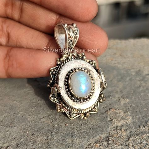 Moonstone Pendant, Blue Flash Pendant, Openable Pendant, Poison Box Pendant, Locket Pendant, Poison Pill Pendant, Secret Compartment Pendant White Howlite Jewelry, Howlite Rings, Boho Statement Necklace, Pendant Locket, Locket Ring, Hippy Gifts, Secret Compartment, Blue Moonstone, Boho Pendant