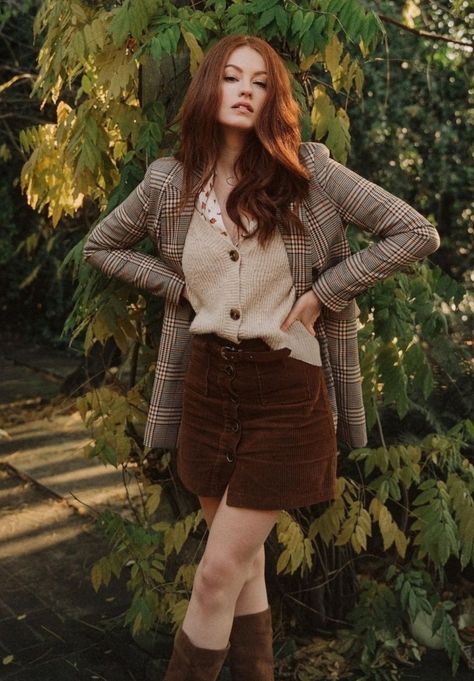 Red Head Fashion Outfits, Outfit Inspo For Redheads, Red Head Outfits Aesthetic, Ginger Hair Clothes Style, Redhead Winter Outfits, Ginger Style Outfits, Red Head Style Outfits, Ginger Hair Fashion Outfits Style, Gingers In Red Clothes