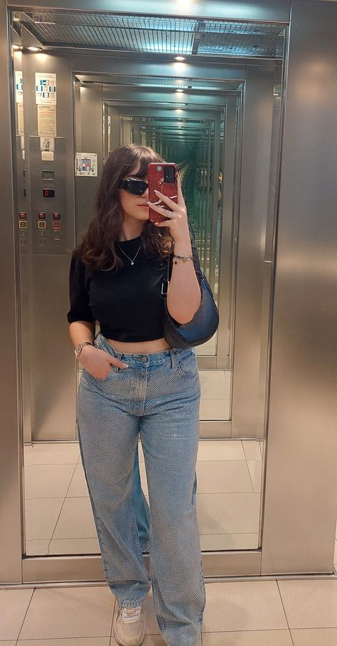 #fashion #fashioninspo #outfit #outfitinspo #jeans #summer #spring #aesthetic #photography #sparkles Sparkle Jeans Outfit, Spring Aesthetic Photography, Jeans Outfit Aesthetic, Summer Spring Aesthetic, Sparkle Jeans, Jeans Summer, Spring Aesthetic, Jeans Outfit, Outfit Aesthetic