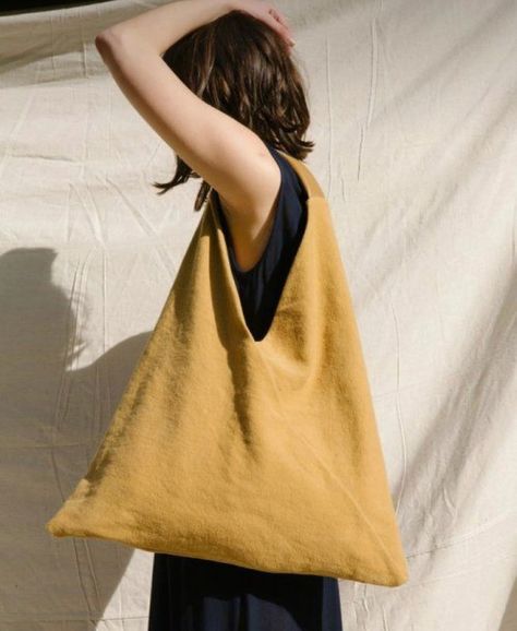 ▷ Créer un sac Origami japonais | Guide Complet Canvas Bag Design, Origami Bag, Diy Tote, Triangle Bag, Bento Bags, Bag Patterns To Sew, Eco Bag, Linen Bag, Fabric Bags