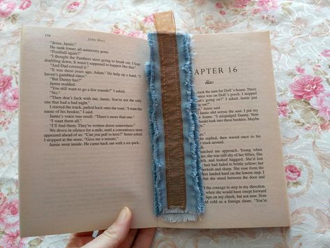 Denim Bookmark Tutorial Denim Bookmarks Diy, Bookmark Tutorial, Bookmarks Diy, Diy Denim, Denim And Diamonds, Beginner Sewing, Beginner Sewing Projects Easy, Diy Presents, Book Marks