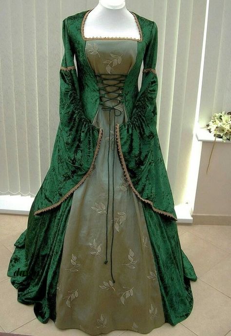 Dark Green Medieval Gown Dress Medieval Dress Aesthetic, Fantasy Dress Queens, Green Fantasy Dress, Dress Pattern Simple, Green Victorian Dress, Green Medieval Dress, Medieval Dress Diy, Elizabethan Dress, Medieval Dress Princess