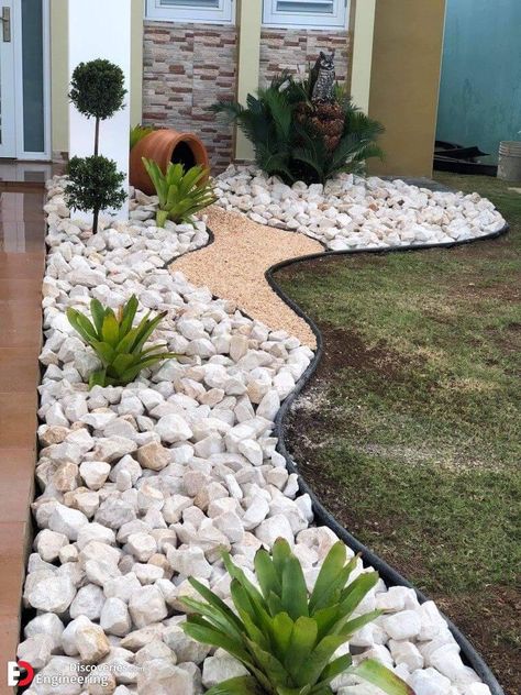 30 Amazing DIY Ideas For Decorating Your Garden Uniquely - Engineering Discoveries Front Garden Landscape, Small Front Yard Landscaping, Front Yard Garden Design, Rock Garden Landscaping, Have Inspiration, Front House Landscaping, Outdoor Gardens Design, Home Landscaping, Front Yard Garden