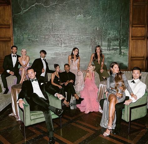 Profesional Photography, Bridal Party Photography, Party Portrait, Glamour Party, The Creeper, Glam Photoshoot, Film Wedding Photography, Woman Style, Wedding Party Photos