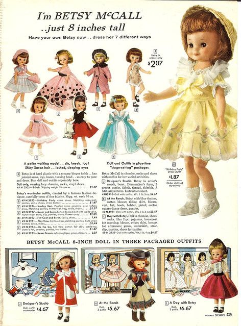 Betsy Mccall, Christmas Catalogs, Christmas Book, Vintage Paper Dolls, Old Dolls, Vintage Doll, Christmas Books, Christmas Wrapping, Vintage Dolls