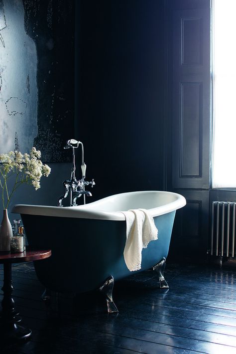 Small Clawfoot Tub, Bathrooms With Clawfoot Tubs, Clawfoot Tub Bathroom, Burlington Bathroom, Blue Bathrooms Designs, Glamorous Bathroom, Double Ended Bath, Navy Walls, Roll Top Bath