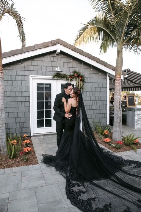 Matching Pfp Aesthetic, Black Cathedral, Black Wedding Veil, Dark Wedding Theme, Black Wedding Gowns, Black Wedding Dress, Goth Wedding, Dark Wedding, Wedding Cape