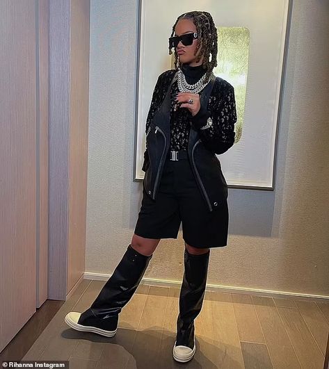 Rihanna makes fans do a double take as she dresses up like rapper Gunna for Halloween | Daily Mail Online White Oxford Shoes, Rihanna Dress, Looks Rihanna, Best Celebrity Halloween Costumes, Classic Halloween Costumes, Post Pregnancy Fashion, Celebrity Halloween Costumes, Black Corset Top, Rihanna Fenty