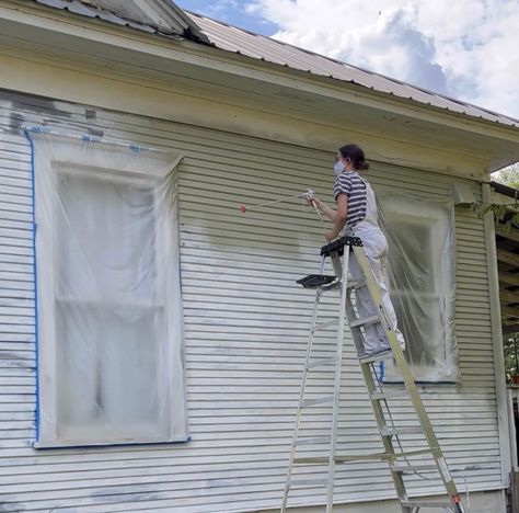 How to Paint Old Wood Siding - Renee Renovates Painted Wood Exterior House, Wood Lap Siding Exterior, Painted Wood Siding Exterior, Paint Cedar Siding, Painting Wood Siding Exterior, Old Wood Siding, Wood Lap Siding, Wood Siding House, Outdoor Siding