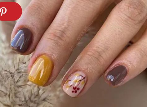 Short Gel Nails Autumn, Short Nail Designs 2023, Fall Short Nail Designs, Fall Short Nails, Ombre Nail Colors, Nail Dipping Powder Colors, Fall Almond Nails, Nails Autumn, Thanksgiving Nail Art