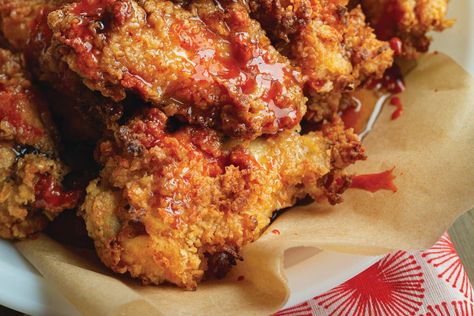 Instead of just using your more traditional flour, Mayes uses waffle mix to coat the chicken wings! Fried Chicken Southern, Savory Waffles, Waffle Fries, Fried Chicken Recipe, Southern Fried Chicken, Baked Mac, Waffle Mix, Fast Easy Meals, Winner Winner Chicken Dinner