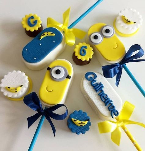 Minion Cakesicles, Minion 2, Cute Minions, Minion Birthday, Minion Party, Gift Box Design, Ice Pops, Mario Bros, Popsicles