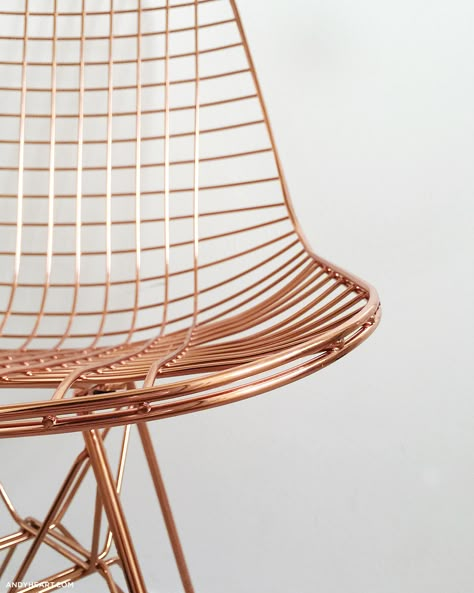 #chaise #chair #modernfurniture #design #assise #chairsideas  #fauteuil #metalfurniture #goldenfurniture Copper Chair, Copper Interior, Copper Gifts, Copper Decor, Copper Design, Metal Chair, Steampunk Decor, Take A Seat, Metal Chairs