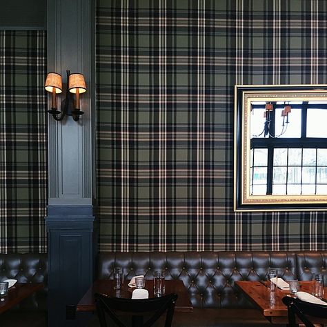 Tartan Wallpaper, Plaid Wallpaper, Traditional Style Decor, Wallpaper Accent Wall, Art Deco Home, Tartan Plaid, Accent Wall, Tartan, House Interior