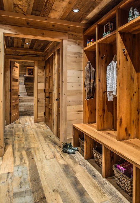 Log Cabin Mud Room, Cabin Mud Room, Rustic Mudroom, Hunting Room Design, Hunting Lodge Interiors, Tiny Cabins Interiors, Rustic Closet, Lake Toxaway, Log Cabin Interior