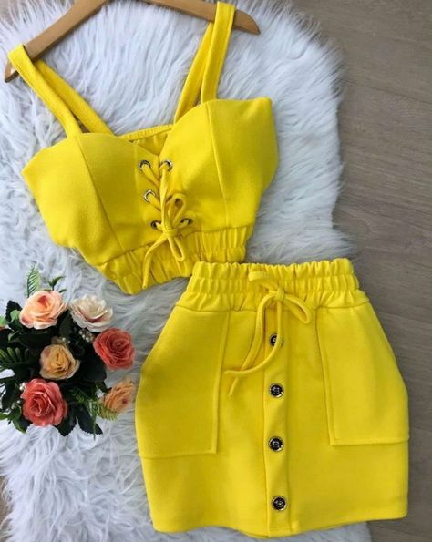 Fashion Outfits Dresses, Simple Dress Casual, Classy Short Dresses, Modest Dresses Fashion, 2piece Outfits, Chic Dress Classy, Blouse Casual Fashion, Girls Dress Outfits, Outfits Modest