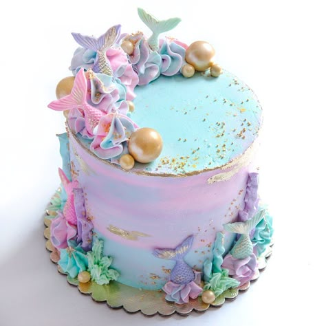 Mystical Mermaid Cake | The Sugar Bakery Mermaid Birthday Cake Ideas, Floral Cake Birthday, Cake Mermaid, Mermaid Birthday Cake, Mystical Mermaid, Ariel Cake, Vintage Heart Cake, Mermaid Cookies, Inside Cake