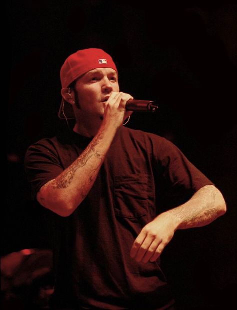 fred durst Fred Durst, Jonathan Davis, Limp Bizkit, All In The Family, God Help Me, Aesthetic Guys, Music Covers, Slipknot