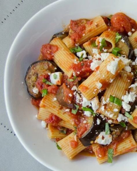 Pasta à la Norma | Blue Jean Chef - Meredith Laurence Eggplant Rigatoni, Pasta With Aubergine, Aubergine Pasta, Pasta With Cheese, Pressure Cooker Pasta, Sauteed Eggplant, Fresh Ricotta, Blue Jean Chef, Skillet Pasta