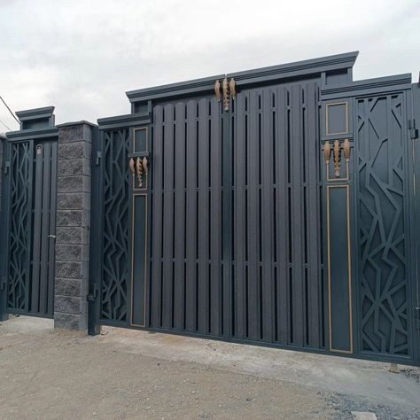 Classic Main Gate Design, Modern Gates, Latest Gate Design, Classic Fence, Modern Main Gate Designs, Villa Ideas, Luxury Closets, Closets Design, Home Gate Design