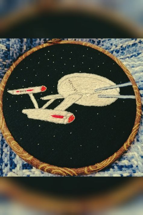 Star trek embroidery enterprise ncc 1701 Star Trek Embroidery Pattern, Star Trek Embroidery, Star Trek Christmas, Space Embroidery, Diy Life Hacks, Space Opera, Christmas Embroidery, Diy Life, Embroidery Ideas