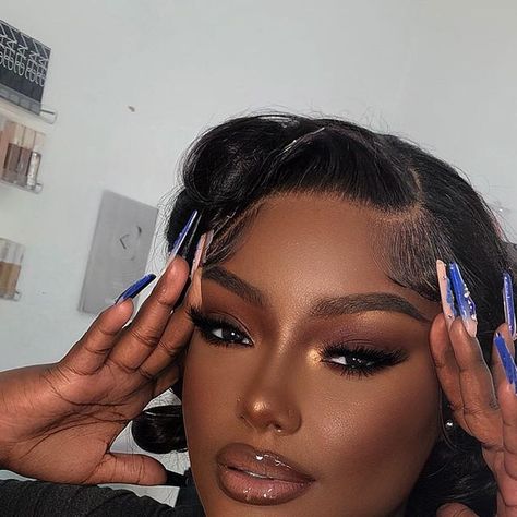 Simple And Light Makeup, Gold Birthday Makeup Black Women, Winter Makeup Black Women, Concert Makeup Black Women, Wedding Makeup For Black Skin, Makeup Looks Black, Soft Glam Makeup Dark Skin, Make Up On Dark Skin, Simple Birthday Makeup Look