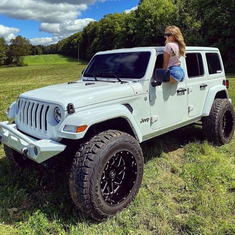 JEEP or Barbie? 🤩  Follow 👉🏼 @angelina4x4  __________________________________ Follow @4x4barbies for more Page sponsor welcome… 2021 Jeep Wrangler Rubicon, Jeep Photoshoot, Jeep Driving, White Jeep Wrangler, Jeep Wrangler Girl, 2021 Jeep Wrangler, Jeep Photos, Cute Beach Pictures, White Jeep