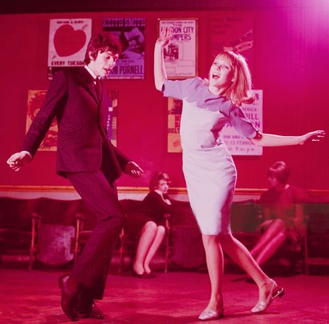 London Nightclubs, 19th Bday, 60s Party, 60s Vibe, Couple Dance, Dance Together, Swinging 60s, Style Couple, Swinging London