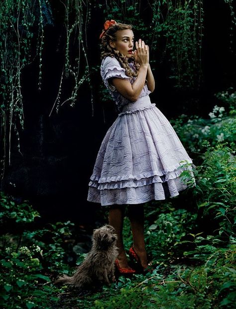 Once Upon A Blog...: Fairy Tale Fashion Shoot Retrospective: Annie Leibovitz & Grace Coddington's Wizard Of Oz Elisabeth Swan, Annie Leibovitz Photos, Annie Leibovitz Photography, Viviane Sassen, Keira Knightly, Fairytale Photography, Annie Leibovitz, Fantasy Photography, Keira Knightley