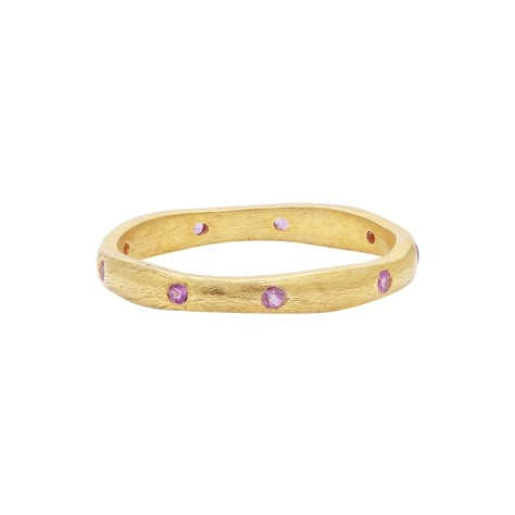 Pink Sapphire Ring, 925 Sterling Silver, Gold Ring, Handmade Ring, Texture Sapphire Band Ring, Sapphire Gold Ring Minimalist Eternity Bands Gemstone Details: ✦ Gemstone: Pink Sapphire  ✦ Gemstone Type: Natural ✦ Gemstone Shape: Round ✦ Gemstone Color: Pink ✦ Gemstone Cut: Faceted ✦ Number of Gemstones: 1 ✦ Gemstone Grade: Excellent METAL DETAILS : ✦ Metal: 925 Sterling Silver/ 9k Gold/ 14k Gold/ 18k Gold ✦ Metal Color: Silver/ Yellow/ White/ Rose Gold ✦ Setting: Bezel Setting ✦ Ring Box: Yes CUS Sapphire Band Ring, Ring Texture, Sapphire Gold Ring, Silver Gold Ring, Fantasy Earrings, Ring Sapphire, Sapphire Band, Gold Armband, Pink Sapphire Ring