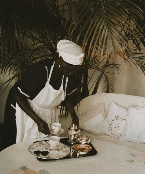 Striking photo series reveals what it's really like to be a domestic employee for the 1% Mosquito Coast, Domestic Worker, Black Home Decor, Maputo, Black Home, Identity Theft, Paris London, Be The Change, Photo Series