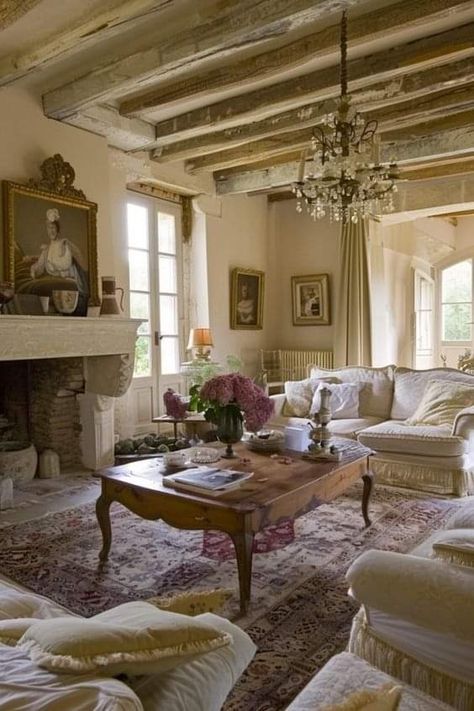 French Countryside Living Room, Country Rustic Living Room Decor, Colonial House Interior Design Living Room, Light Academia Living Room, Italian House Interior, French Country House Interior, French Country Living Room Ideas, Wall Tiles Ideas, Front Wall Tiles