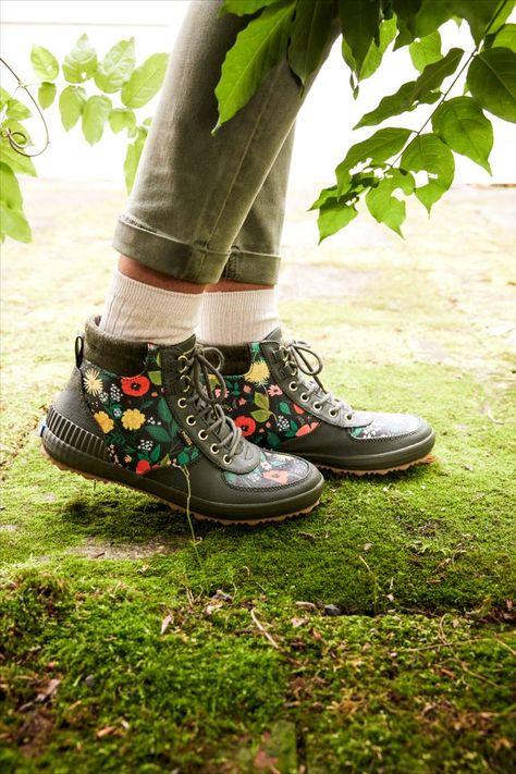 A chic, splash-proof boot that feels like a sneaker. Mixing elements of Rifle Paper Co.’s floral whimsy with our classic comfort and durability, we were able to craft a boot unlike anything in your closet. Cottage Wardrobe, Puddle Jumping, Shoe Business, Anna Bond, Outdoor Outfits, Earthing Grounding, Twill Coat, Champion Sneakers, Kids Garden