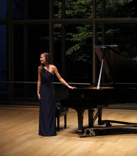 Winner of Cleveland Int'l Piano Competition Arianna Korting to play national anthem at Cleveland Indians home opener Piano Awards, Piano Performance Aesthetic, Orchestra Performance, Piano Competition, Cleveland Orchestra, Vision 2023, Manchester Orchestra, Competition Winner, National Anthem