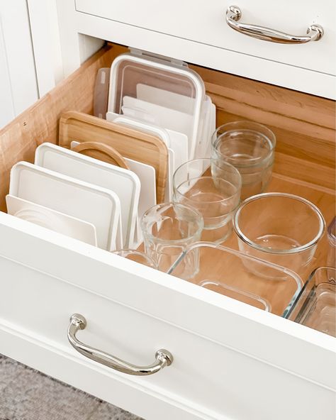 Tupperware Organization, Drawer Organisation, Pyrex Storage, Tupperware Organizing, Kitchen Cupboard Organization, Tupperware Storage, Pantry Organisation, Pantry Remodel, House Organisation