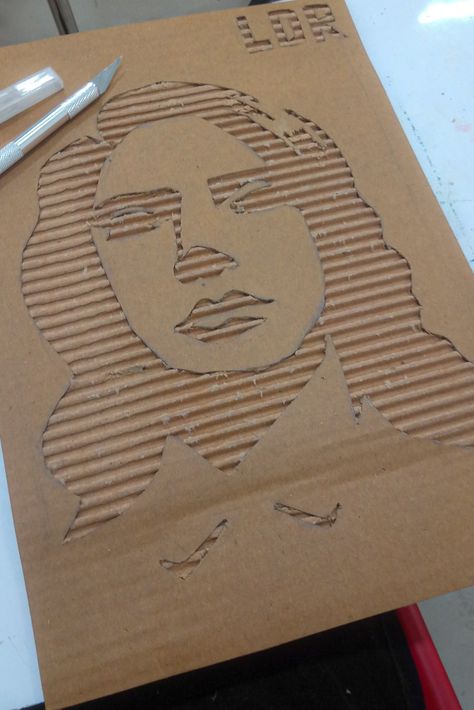 2d Cardboard Art, Cardboard Portraits Faces, Cardboard Art Projects High School, Cardboard Art Easy, Cardboard Layered Art, Cardboard Cutout Art, 3d Cardboard Art, Cardboard Engineering, Aging Paper