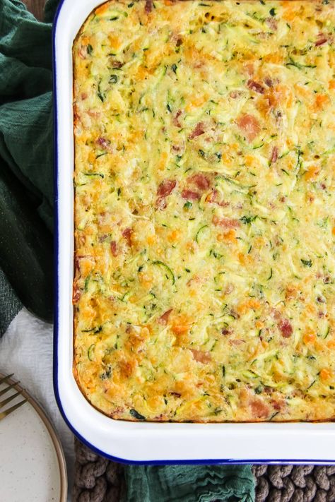 This Cheesy Ham Zucchini Bake is perfect for all occasions: breakfast, brunch, lunch, a snack, side dish or even a light dinner! Ready in under 1 hour. Zucchini Egg Cheese Casserole, Zucchini Breakfast Casserole Recipes, Zucchini Breakfast Casserole, Frittata Recipes Zucchini, Zucchini Egg Casserole Recipes, Zucchini Egg Casserole, Zucchini Ham Egg Bake, Zucchini Egg Bake Breakfast, Ham Zucchini Casserole