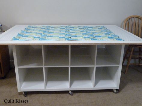 Craft Tables With Storage, Craft Room Tables, Diy Sewing Table, Table Quilt, Sewing Room Furniture, Craft Table Diy, Ikea Crafts, Sewing Room Inspiration, Sewing Room Storage