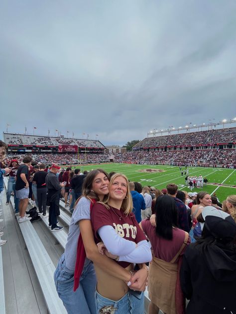 Boston College Outfits, Boston College Game Day Outfit, College Basketball Game Outfit, Boston College Aesthetic, College Game Day Outfit, Student Lifestyle, Basketball Game Outfit, College Basketball Game, Mad Woman