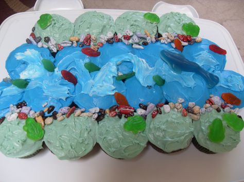 River cupcakes for father's day/dad's birthday. River Cupcakes, Creative Cake Ideas, Cake Bday, Father's Day Cake, Fathers Day Cake, Father's Day Specials, Dad's Birthday, Heart Cake, Cake Decorating Tips