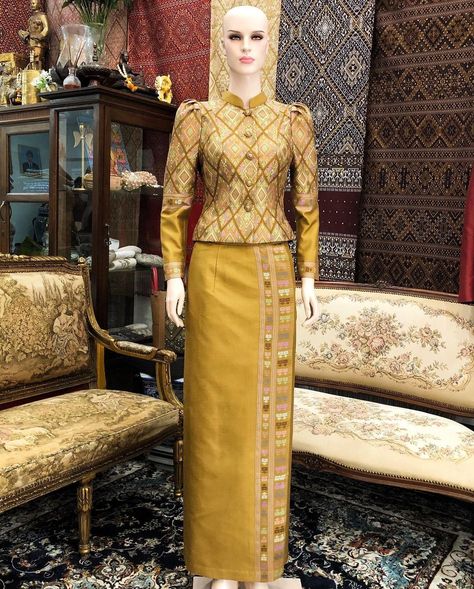 Kawr Design, Thai Silk Dresses, Hostess Dresses, Burmese Clothing, Sunday Dress, Thai Silk, Silk Dresses, National Dress, Thai Dress