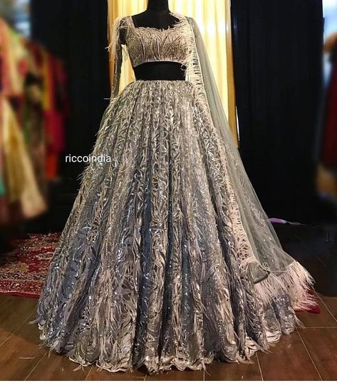 Feather Lehenga, Gown Lehenga, Flared Lehenga, Indian Wedding Gowns, Desi Wedding Dresses, Indian Outfits Lehenga, Wedding Lehenga Designs, Lehnga Dress, Bridal Lehenga Collection