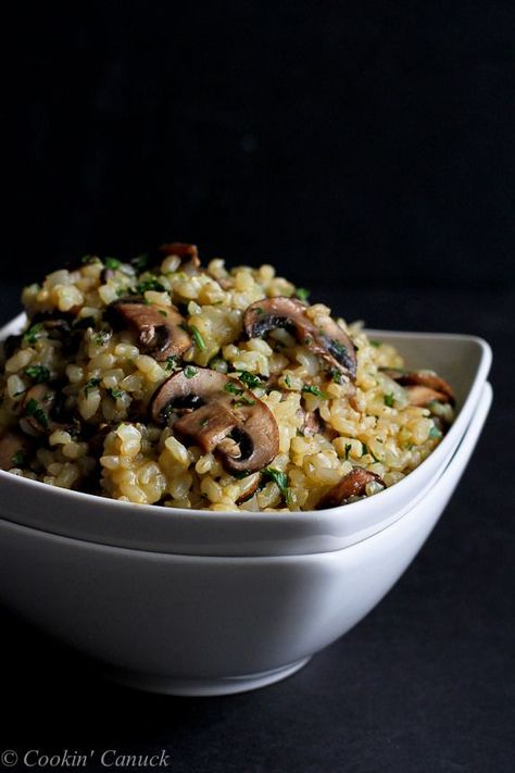 Toasted Brown Rice with Mushrooms and Thyme Recipe #vegan ...Sometimes the best part of the meal are the side dishes. 56 calories and 1 Weights Watchers PP | cookincanuck.com #vegan #glutenfree Brown Rice With Mushrooms, Rice With Mushrooms, Thyme Recipes, Brown Rice Recipes, Rice Side Dishes, Veggie Sides, Tempura, Rice Dishes, Weight Watchers Meals