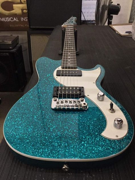 Teal Electric Guitar, Teal Guitar, Mertensia Virginica, Squier Guitars, G&l Guitars, Guitar Bodies, Beautiful Instruments, Guitar Designs, Rockstar Aesthetic