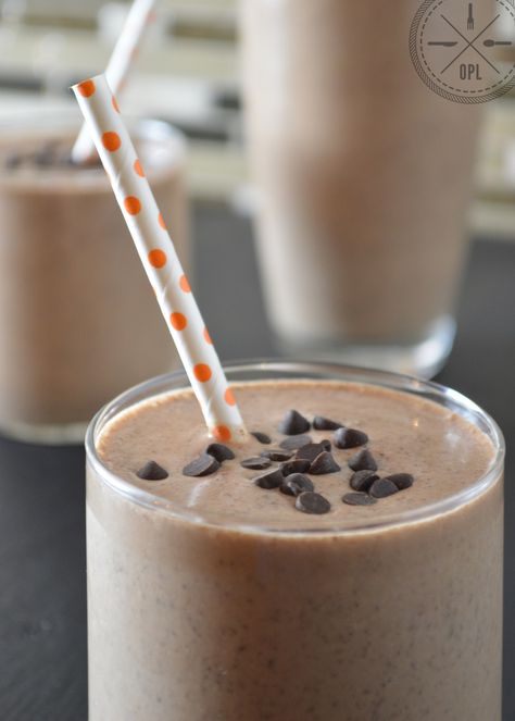 Elvis Smoothie Vitamix Peanut Butter, Paleo Breakfast Smoothie, Almond Butter Smoothie, Paleo Drinks, Cherry Smoothie, Creamy Smoothies, Protein Smoothies, Paleo Life, Chocolate Covered Cherries