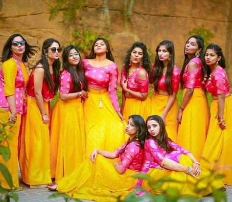 Haldi Photoshoot With Friends, Indian Wedding Bridesmaids, Bridesmaid Indian, Bridesmaid Dresses Indian, Haldi Ceremony Outfit, Haldi Function, Bridesmaid Photoshoot, Indian Bridesmaid Dresses, Haldi Outfits