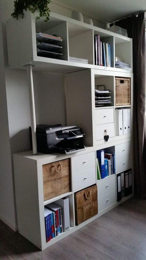 These smart storage tricks show that the IKEA Kallax Bookcase is super versatile, especially in small spaces. You can use it as a room divider in a studio, as extra storage in a living room, or even as a headboard for a bed. Ikea 2015, Ikea New, Ikea Kallax Hack, Ikea Expedit, Ikea Lack, Ikea Bedroom, Ikea Kallax, Ikea Furniture Hacks, Ikea Hackers