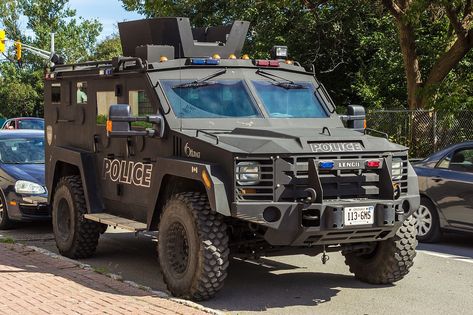 Low Riding, Hot Pursuit, Police Truck, Police Patrol, Armored Truck, Army Truck, Police Dept, Expedition Vehicle, Army Vehicles