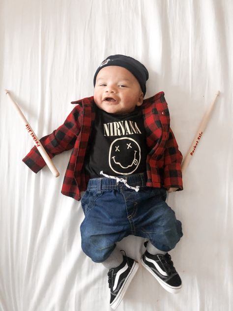 Kids 90s Outfit Ideas Boys, Grunge Baby Outfits, Baby Boy Costume Ideas, Metallica Baby, Alternative Baby Clothes, Grunge Kids, Hipster Baby Clothes, Boys Winter Clothes, Baby Boy Winter Outfits